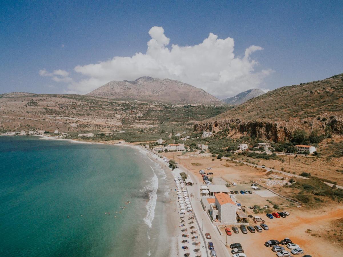 George Seafront Suites Néon Oítilon Екстериор снимка